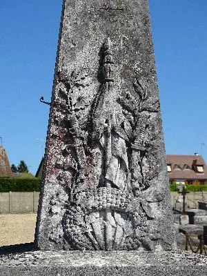 Monument aux morts du cimetière de Pacy-sur-Eure