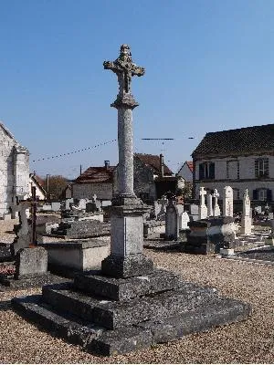 Calvaire du cimetière du Vaudreuil