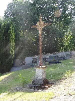 Calvaire du cimetière de Saint-Cyr-la-Campagne