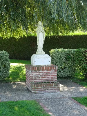 Statue de la Vierge à Saint-Philbert-sur-Boissey