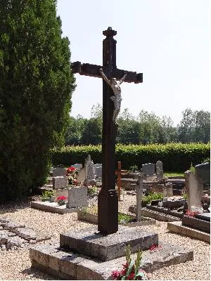 Calvaire du cimetière de Livet-sur-Authou