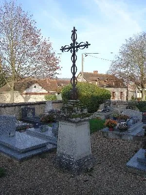Calvaire du cimetière de Bernières-sur-Seine