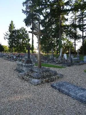 Calvaire du cimetière de Beaumesnil