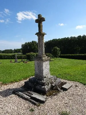 Calvaire du cimetière d'Hébécourt