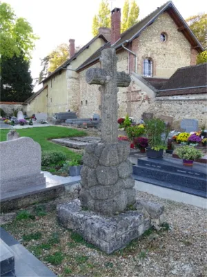 Calvaire N° 2 du cimetière d'Hardencourt-Cocherel