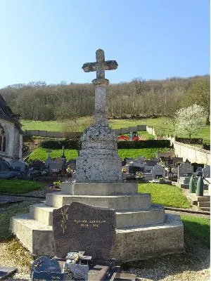 Croix du cimetière du Marais-Vernier