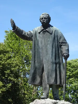 Monument Aristide Briand à Pacy-sur-Eure