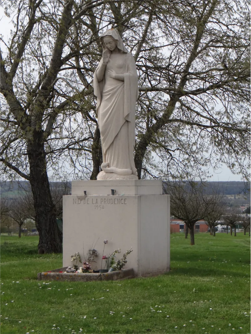 Statue de Notre-Dame de la Prudence