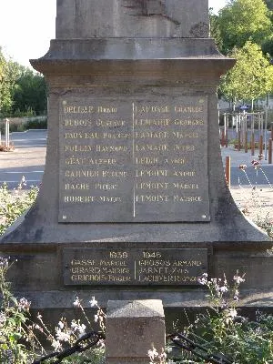 Monument aux morts d'Ivry-la-Bataille
