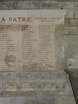 Plaque commémorative Collégiale Notre Dame