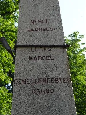 Monument aux morts de Doudeauville-en-Vexin