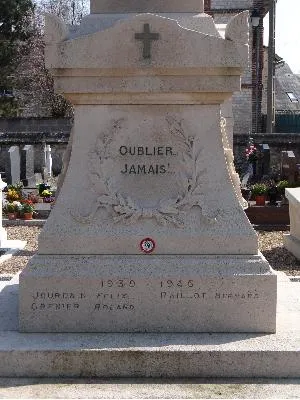 Monument aux morts du Vaudreuil
