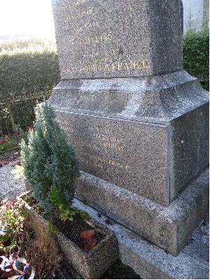 Monument aux morts du Chesne