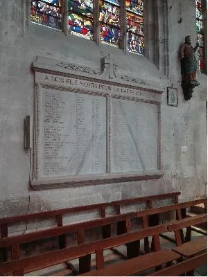Plaque aux morts de l'église de Beaumont-le-Roger