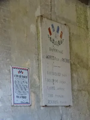 Plaque aux morts de l'église de Saint-Nicolas-du-Bosc