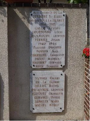 Monument aux morts de La Ferrière-sur-Risle