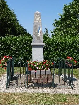 Monument aux morts de Gisay-la-Coudre