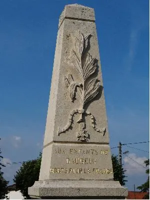 Monument aux morts de Daubeuf-la-Campagne