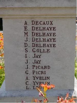 Monument aux morts de Courcelles-sur-Seine