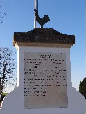 Monument aux morts du cimetière de Vesly