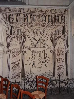 Plaque aux morts de l'église Sainte-Croix de Bernay