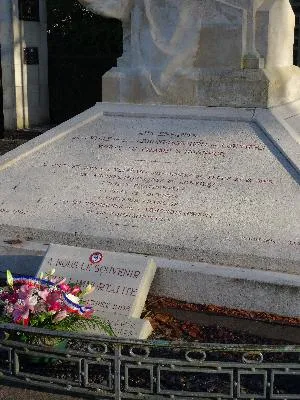 Monument aux morts de Louviers