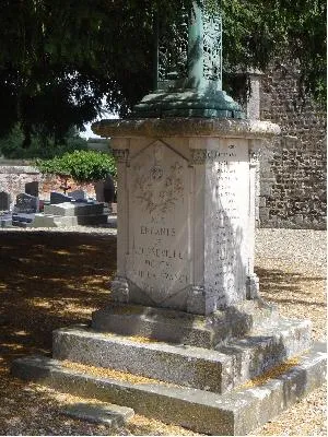 Monument aux Morts du cimetière de Bourneville