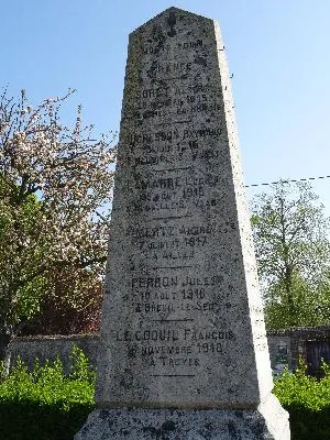 Monument aux morts de Corneuil