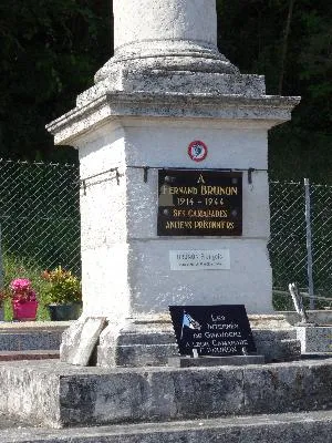 Plaques François Brunon sur le calvaire de Romilly-sur-Andelle