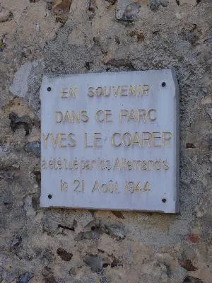 Plaque Yves Le Cloarer du Mesnil-sur-l'Estrée