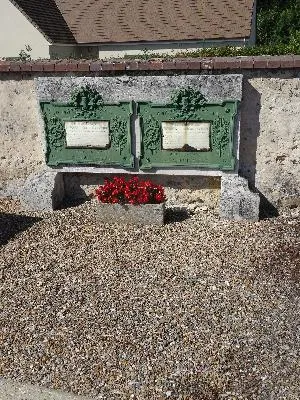 Plaques aux Morts du cimetière d'Illiers-l'Évêque