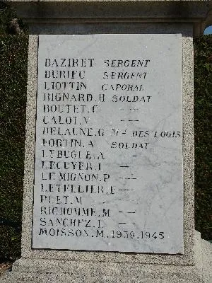 Monument aux morts de Saint-Aquilin-de-Pacy
