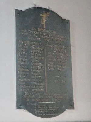 Plaque aux morts de l'église de Guichainville