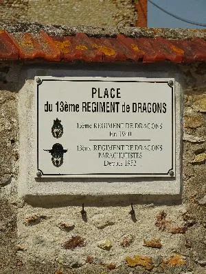 Plaques au 13e Régiment Dragon de Douains