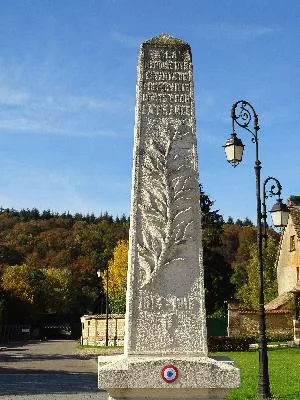 Monument aux morts de Pinterville