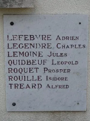 Monument aux morts d'Arnières-sur-Iton