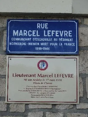 Plaque de rue Marcel Lefèvre aux Andelys