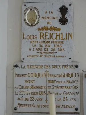 Plaques aux morts de l'Église de l'Assomption à Douville-sur-Andelle