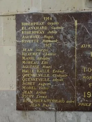 Plaques aux Morts de l'église Saint-Quentin de Poses