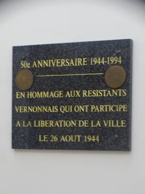Plaque aux Résistants vernonnais de l'Hôtel-de-Ville de Vernon