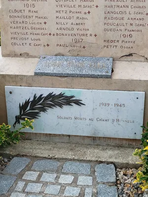 Monument aux Morts de Nonancourt