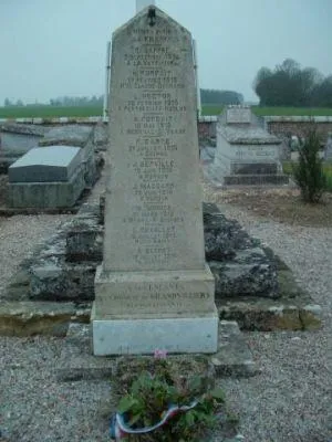 Monument aux morts de Grandvilliers