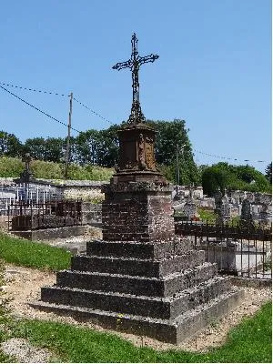 Calvaire du cimetière de Saint-Antonin-de-Sommaire