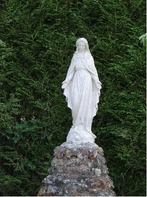 Statue de la Vierge à Notre-Dame-du-Hamel