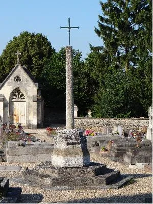 Calvaire du cimetière de Fourges