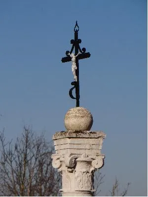 Calvaire du cimetière de Chauvincourt-Provemont