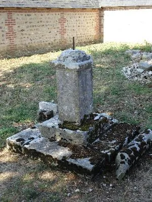 Ancien calvaire du cimetière de Touffreville