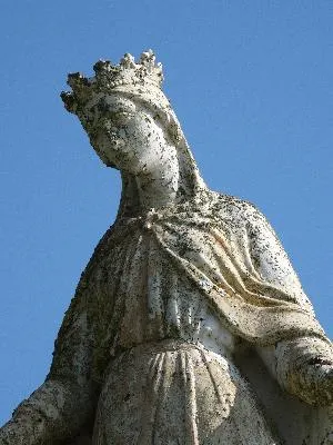 Statue de la Vierge de Buis-sur-Damville