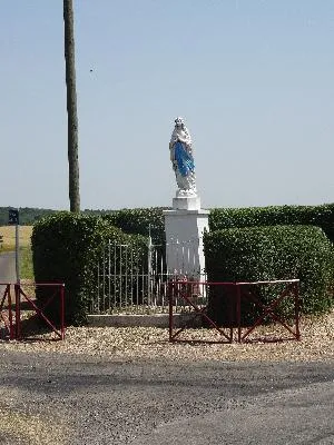 Statue de la Vierge à Morgny