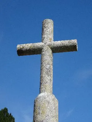 Croix du cimetière de Fresney